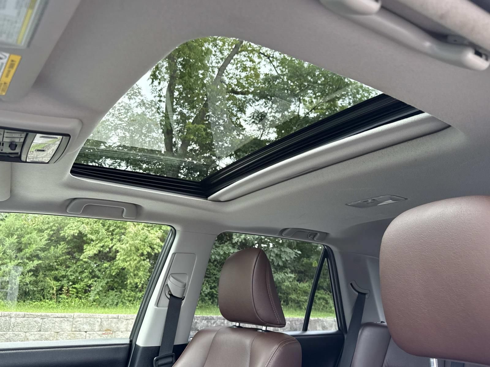 Used 2019 Toyota 4Runner Limited AWD/4WD image 9