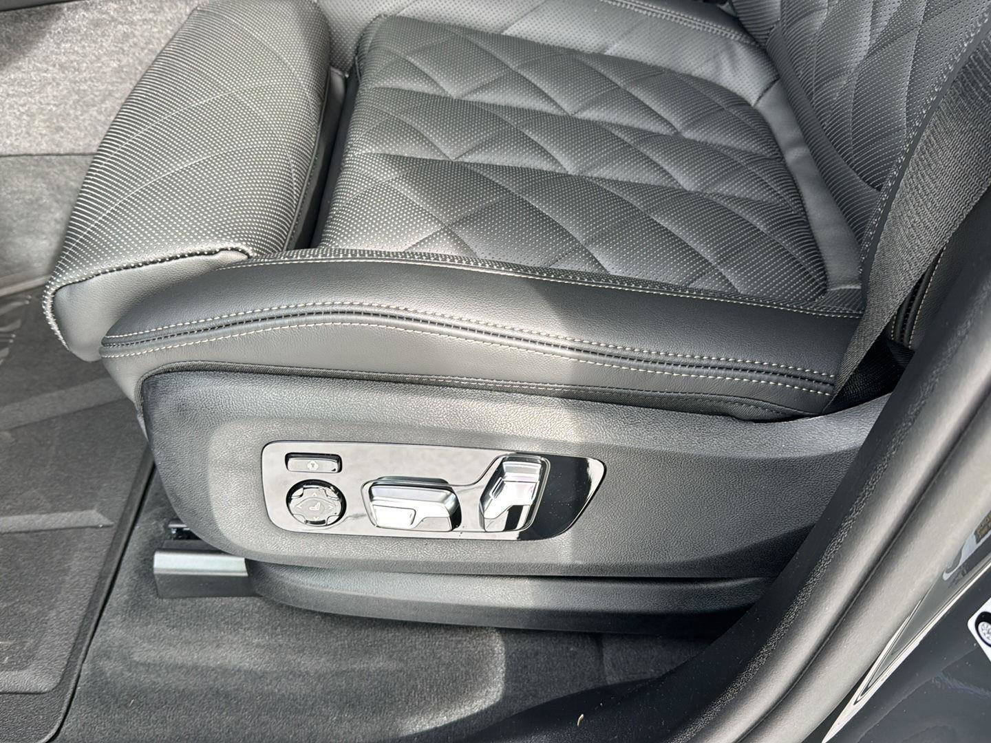 New 2026 BMW X5 sDrive40i w/ Executive Package image 28