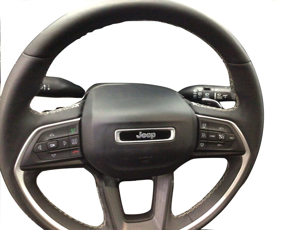 Used 2024 Jeep Grand Cherokee Altitude image 17