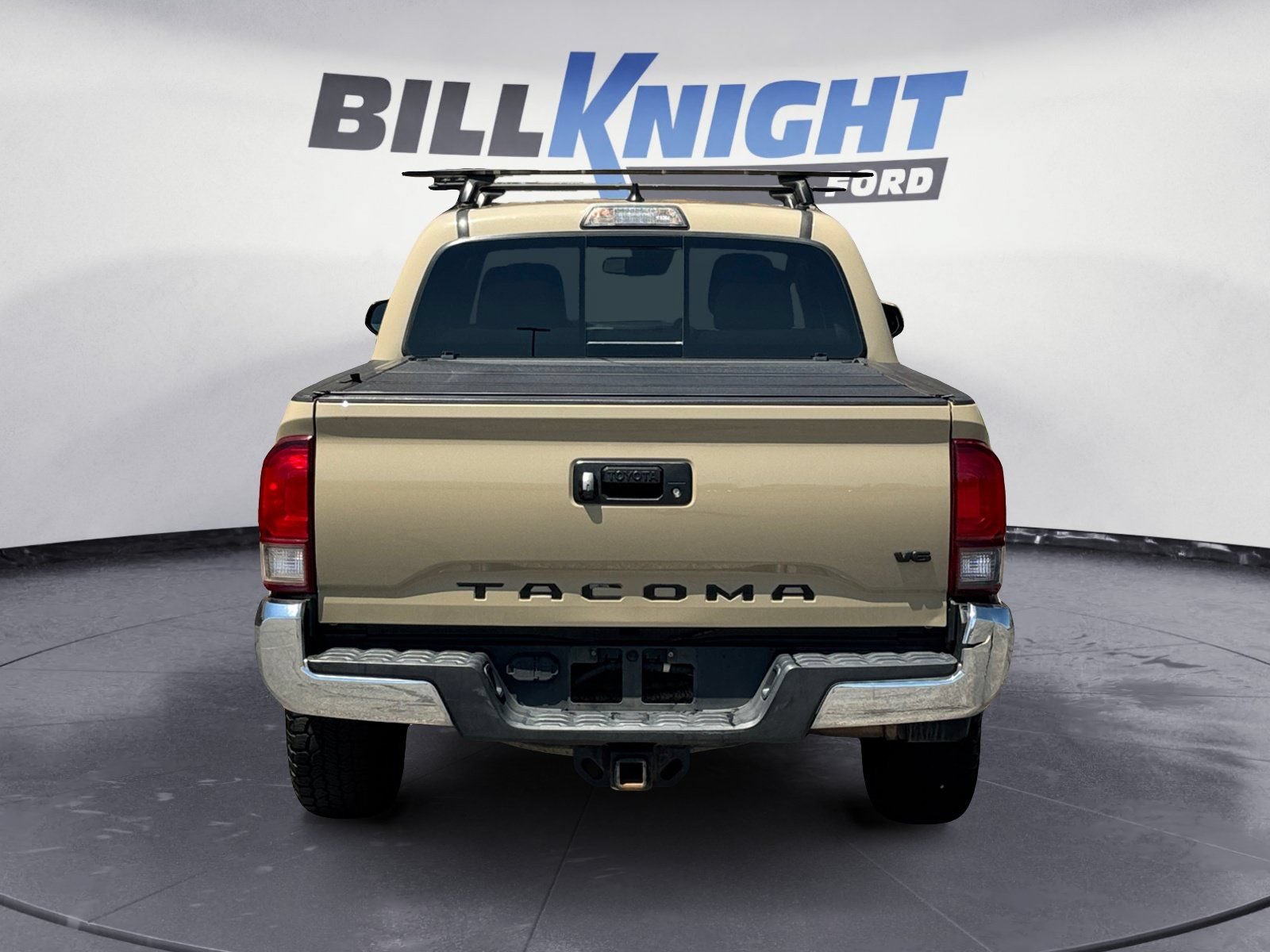 Used 2019 Toyota Tacoma TRD Off-Road AWD/4WD image 4