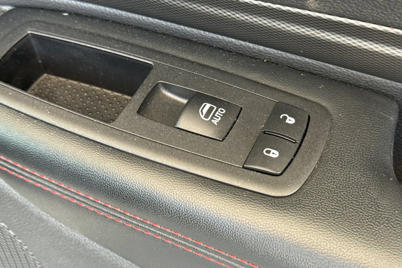 Used 2025 Dodge Durango GT AWD/4WD image 23