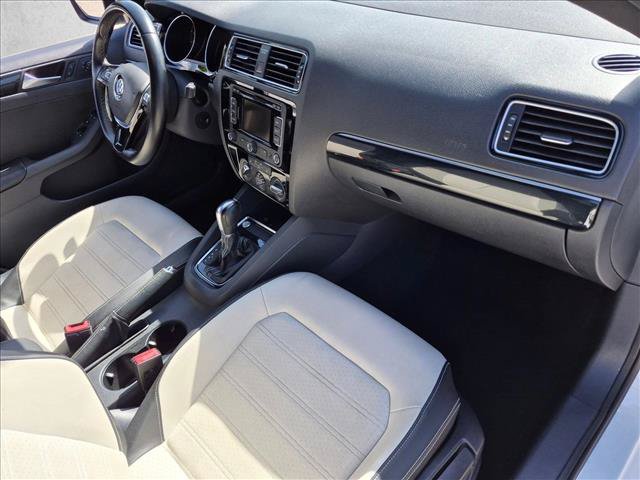 Used 2015 Volkswagen Jetta Sport FWD image 20