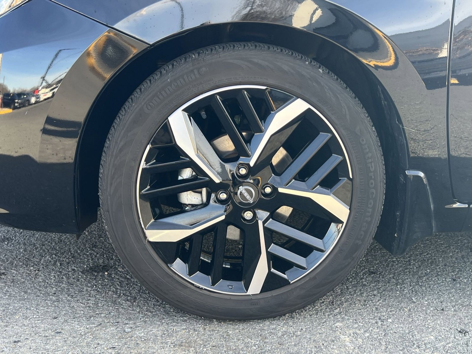 Used 2024 Nissan Versa SR w/ Trunk Package image 11