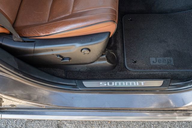 Used 2015 Jeep Grand Cherokee Summit w/ Platinum Series Group AWD/4WD image 46