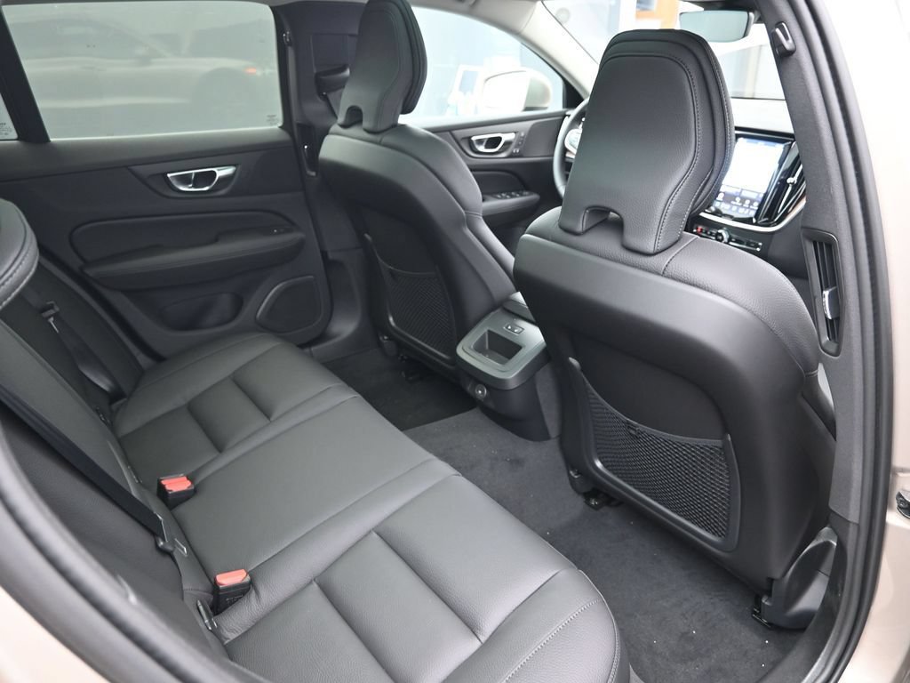 New 2026 Volvo V60 B5 Cross Country Plus w/ Protection Package Premier AWD/4WD image 34