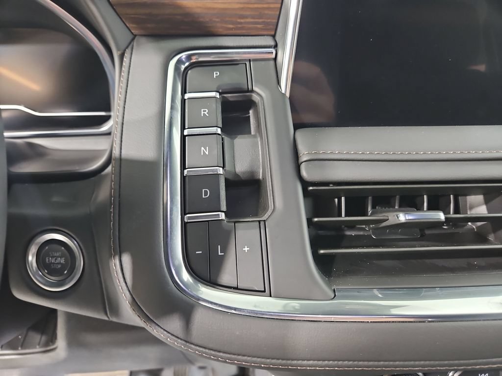 Used 2024 Chevrolet Tahoe High Country AWD/4WD image 25