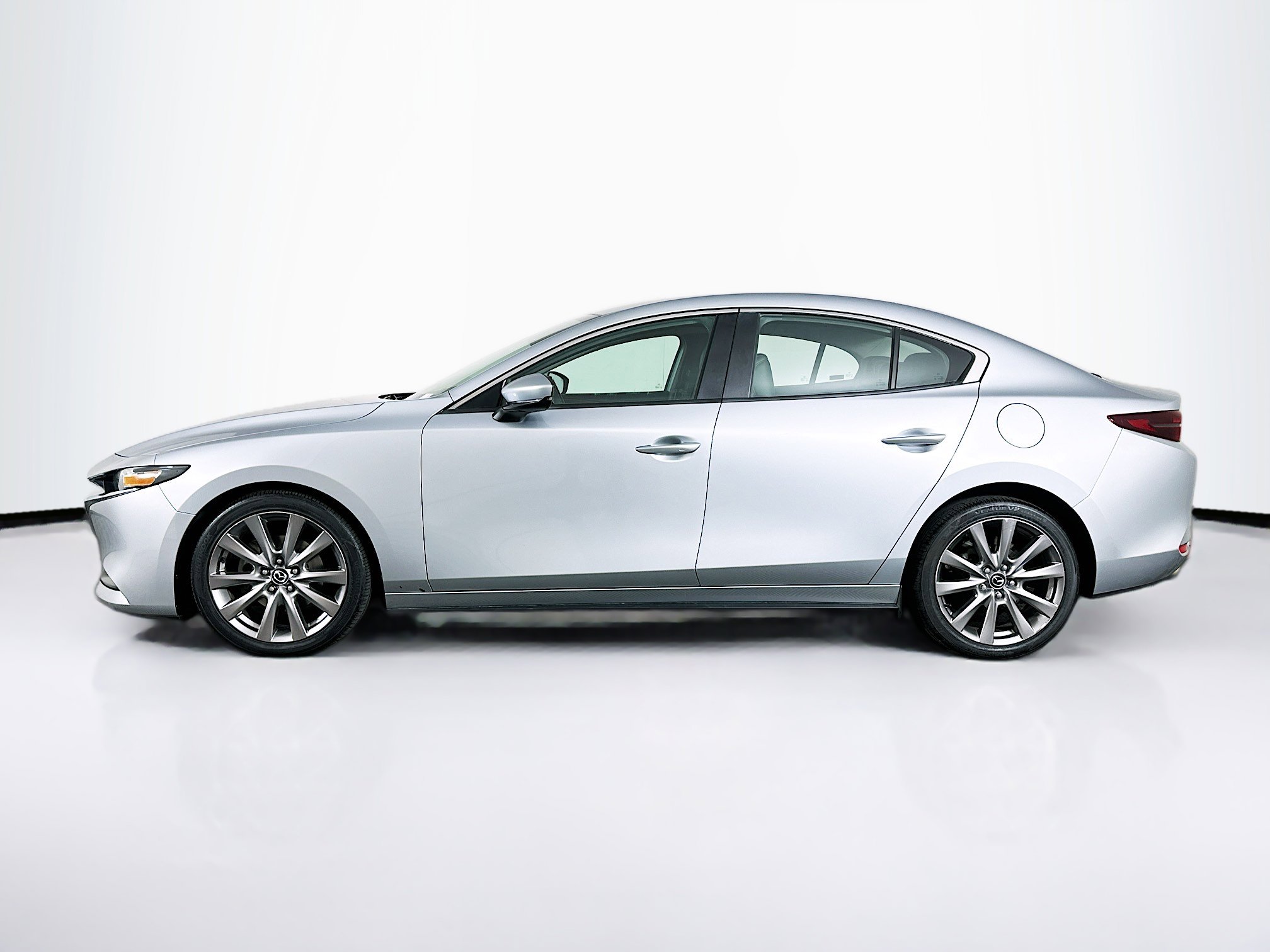 Used 2020 MAZDA MAZDA3 AWD Sedan w/ Preferred Package image 4