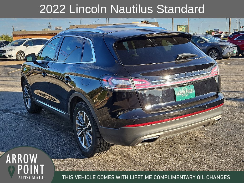 Used 2022 Lincoln Nautilus FWD w/ Premium Package image 9
