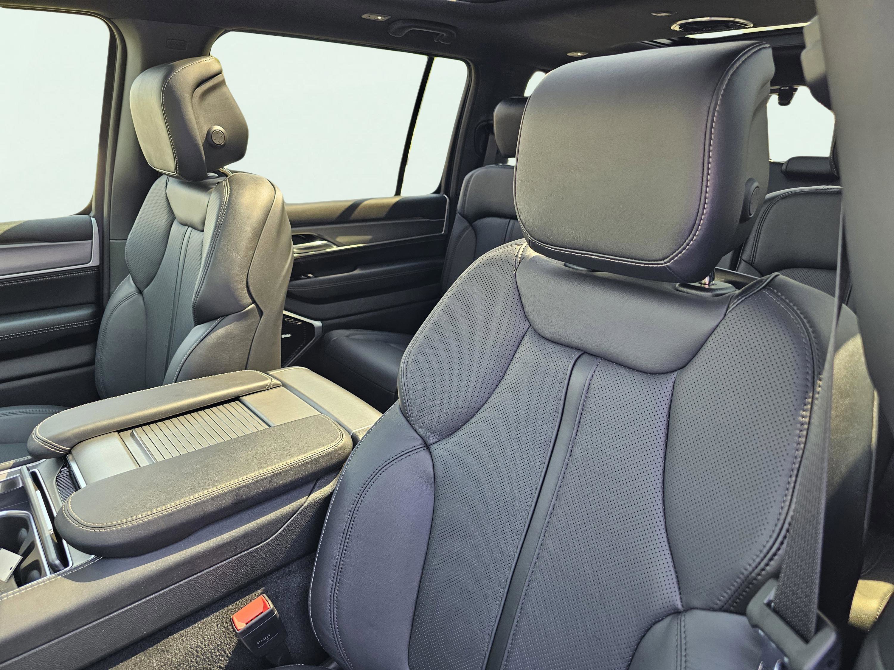 New 2026 Jeep Grand Wagoneer Limited w/ Premium Group II image 18