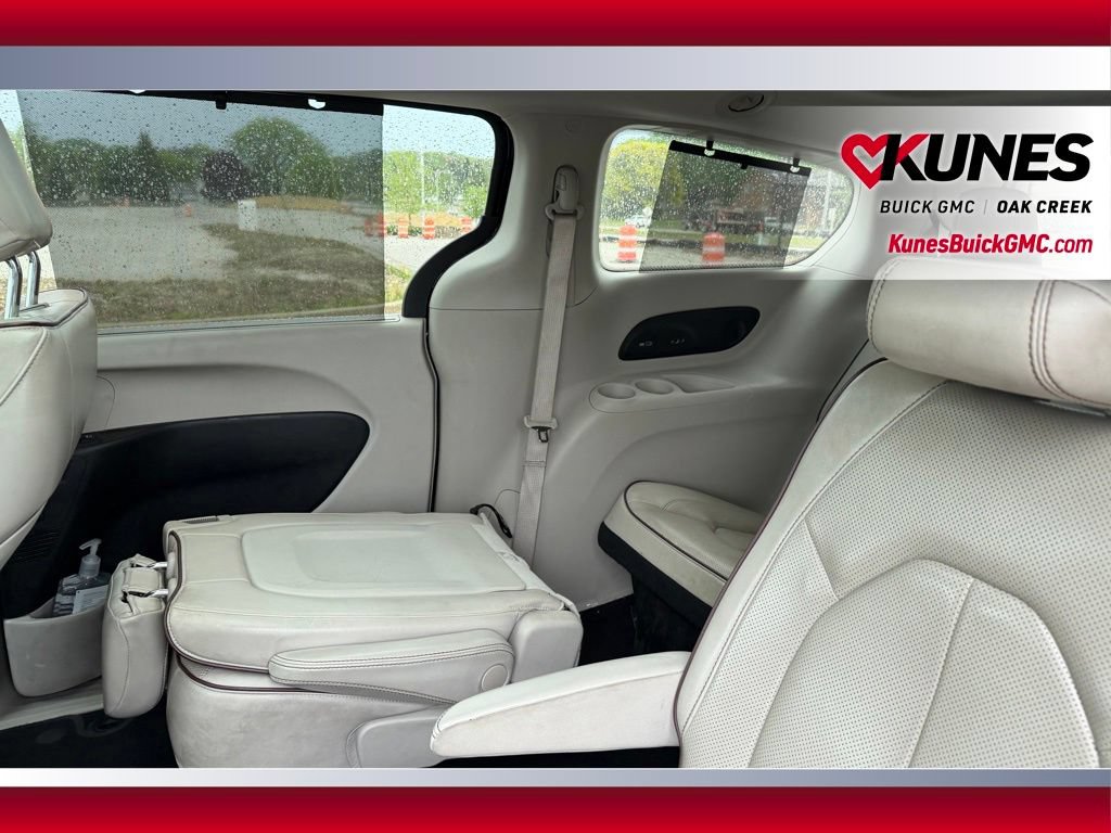 Used 2020 Chrysler Pacifica Limited FWD image 10