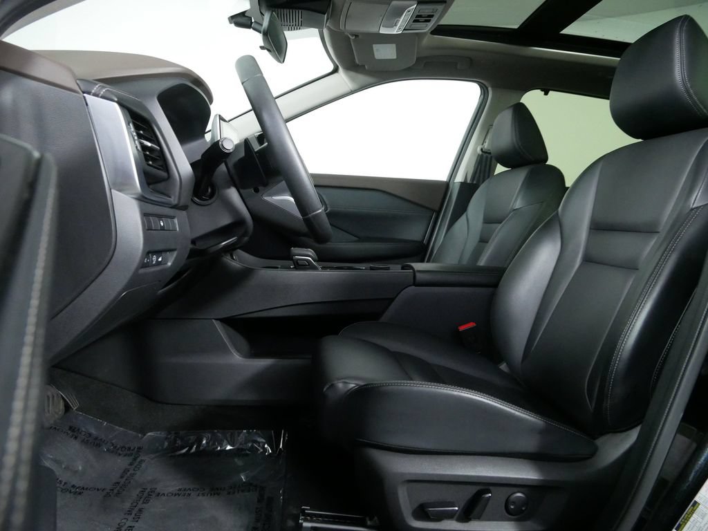 Used 2023 Nissan Rogue SV w/ SV Premium B Package AWD/4WD image 15