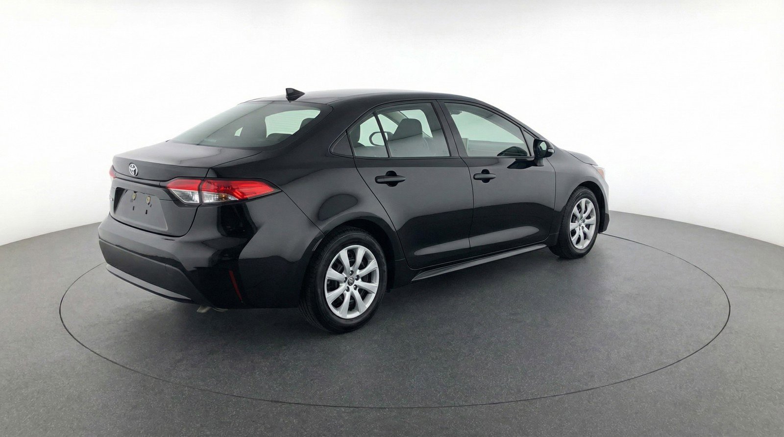 Used 2025 Toyota Corolla LE image 9