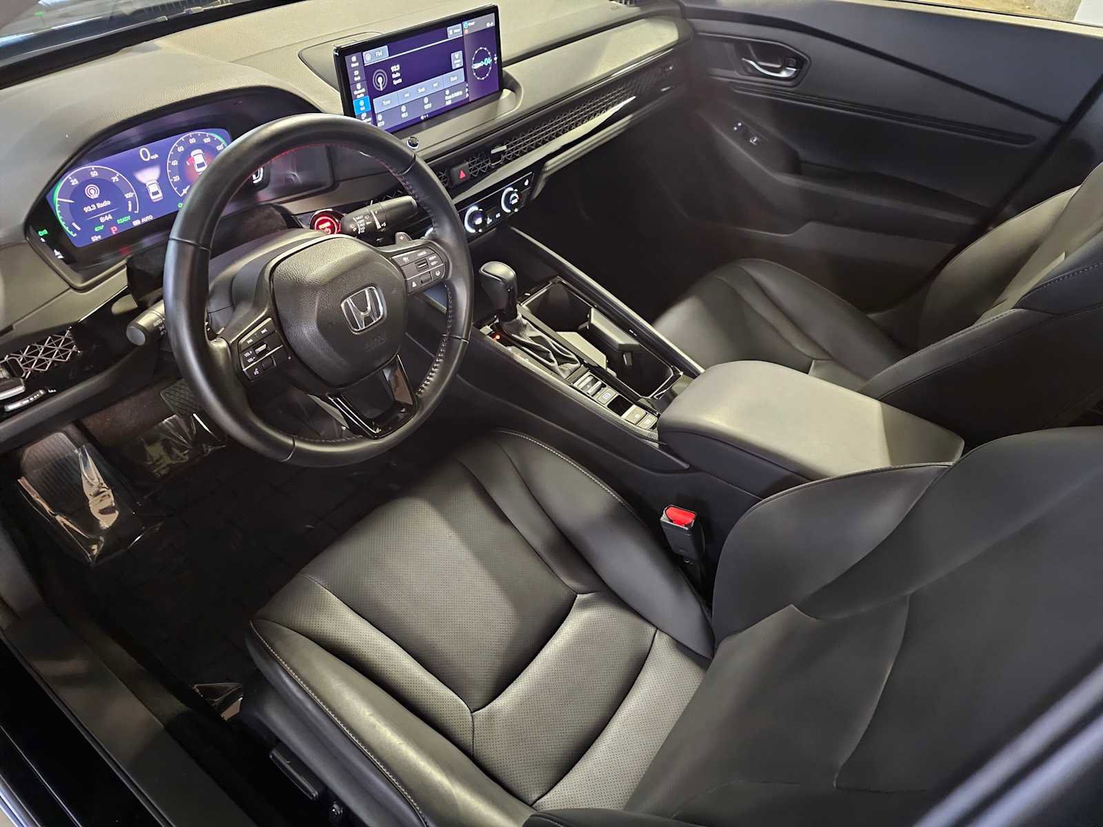 Used 2024 Honda Accord EX-L image 2