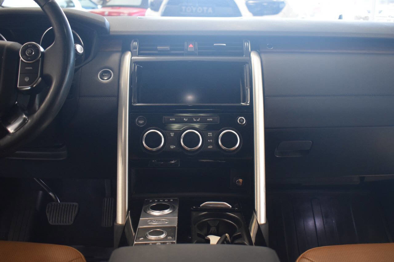 Used 2017 Land Rover Discovery HSE AWD/4WD image 46