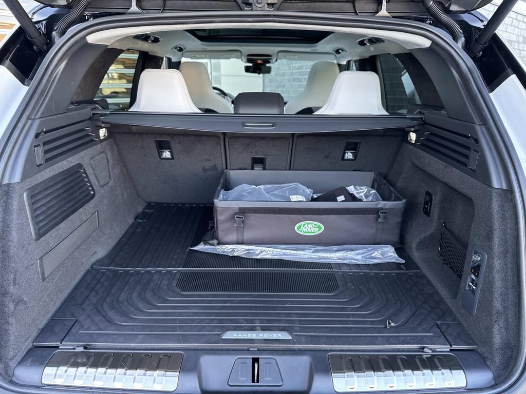 New 2027 Land Rover Range Rover Sport SV AWD/4WD image 5