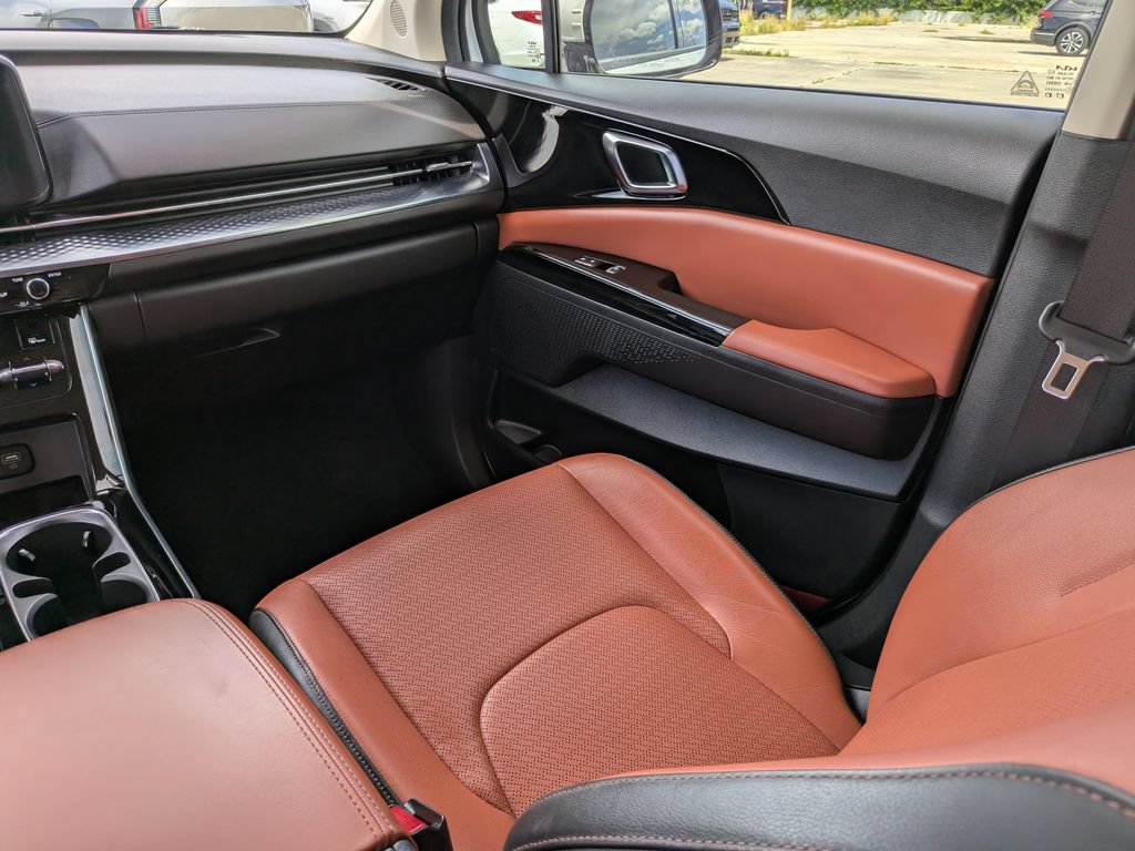 Certified 2024 Kia Carnival SX Prestige FWD image 18