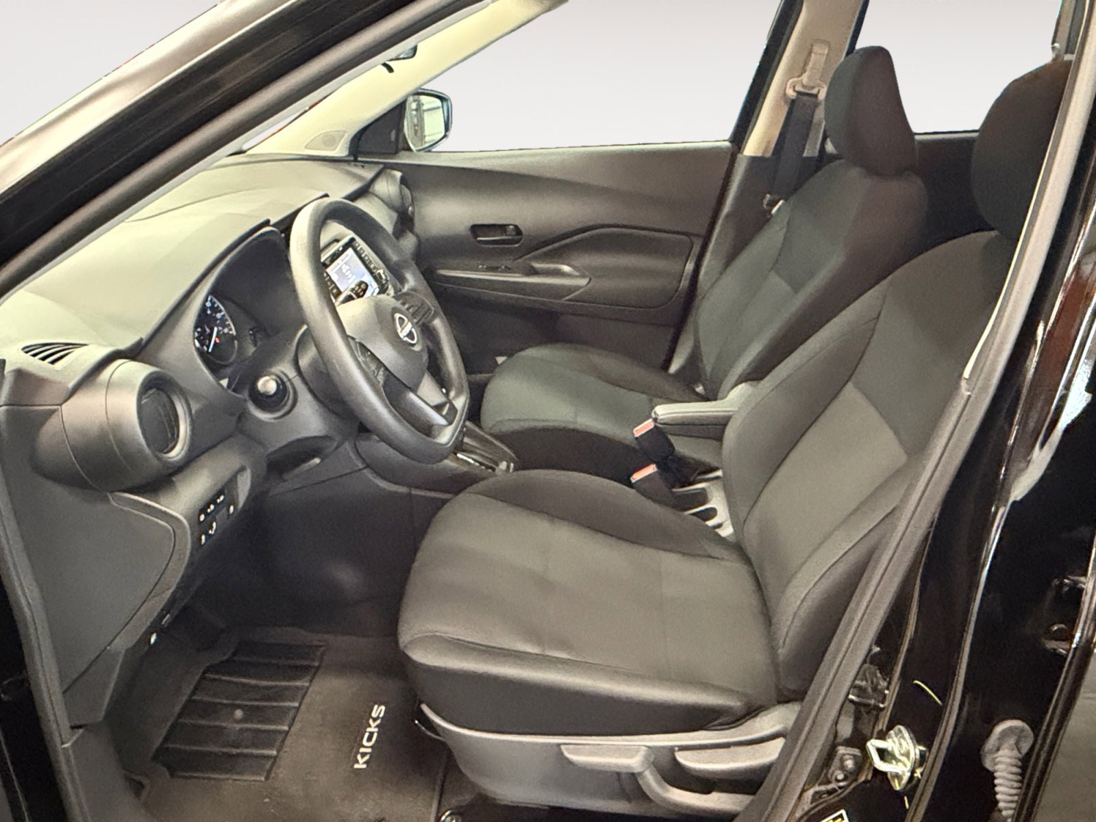 Used 2025 Nissan Kicks Play S image 23