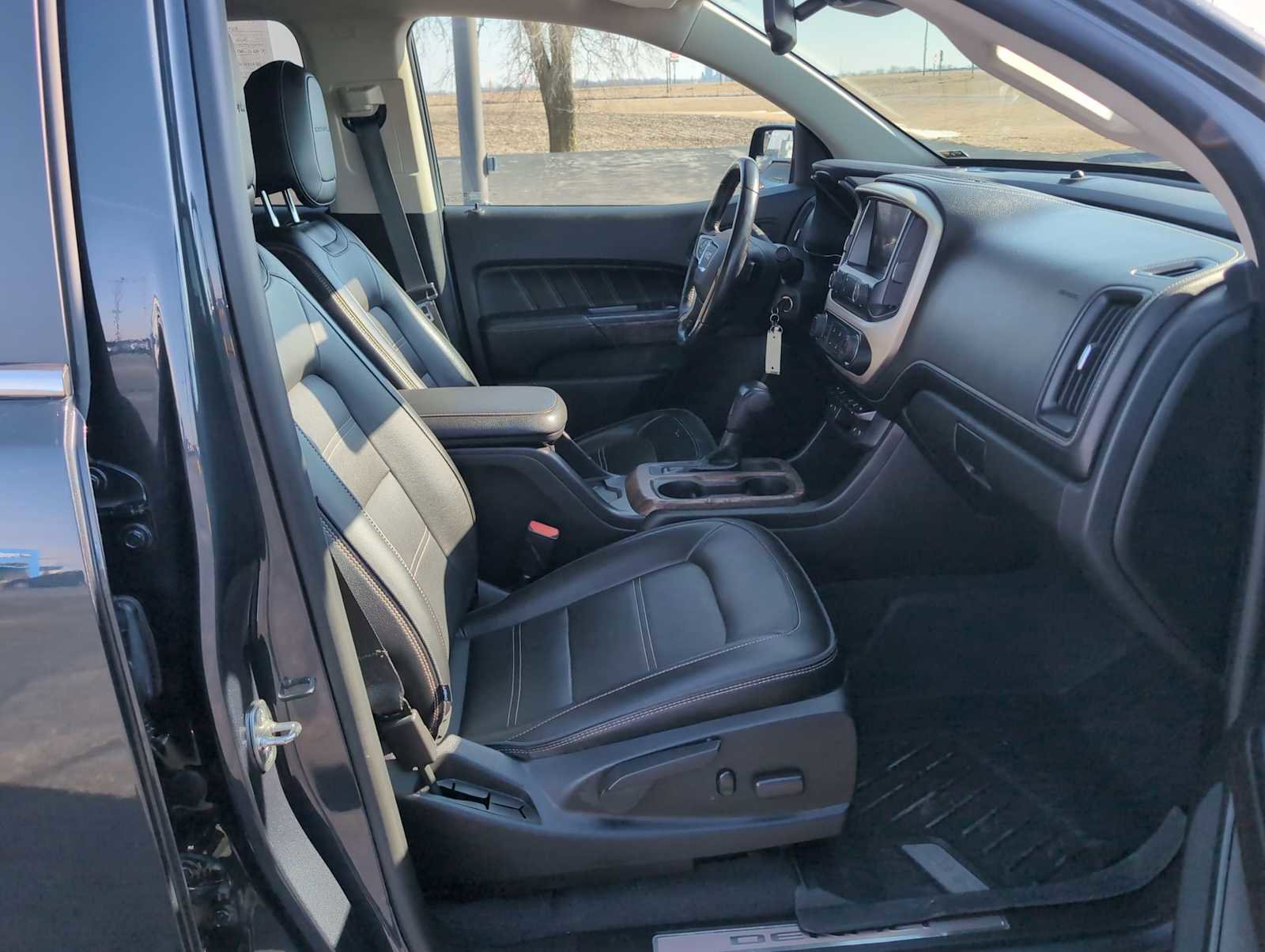 Used 2021 GMC Canyon Denali image 26