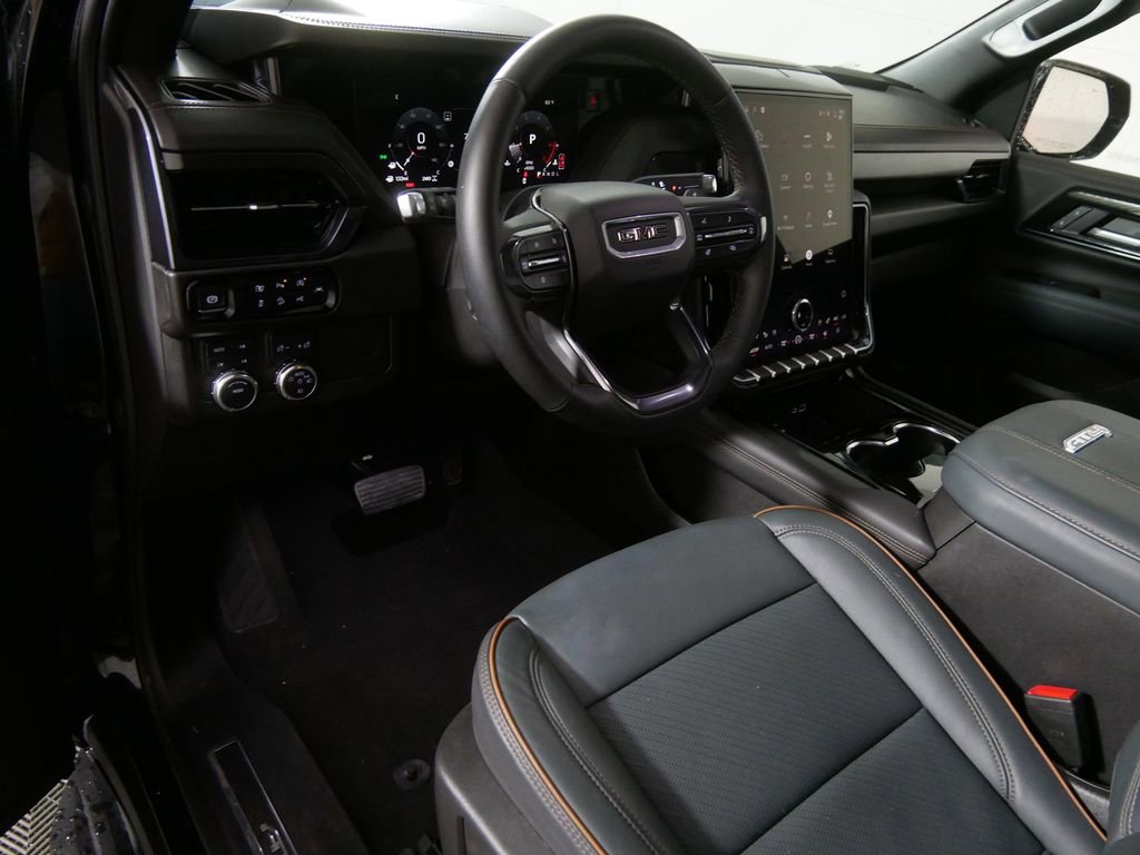 Used 2025 GMC Yukon AT4 AWD/4WD image 15