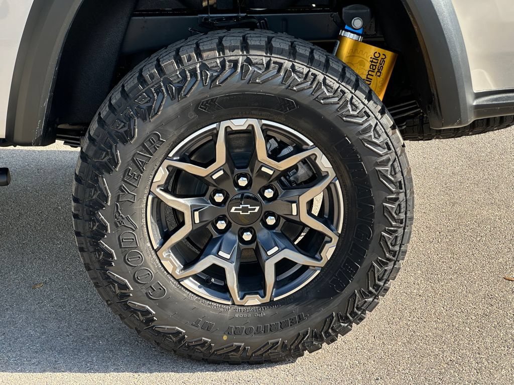 New 2026 Chevrolet Colorado ZR2 w/ Technology Package AWD/4WD image 27