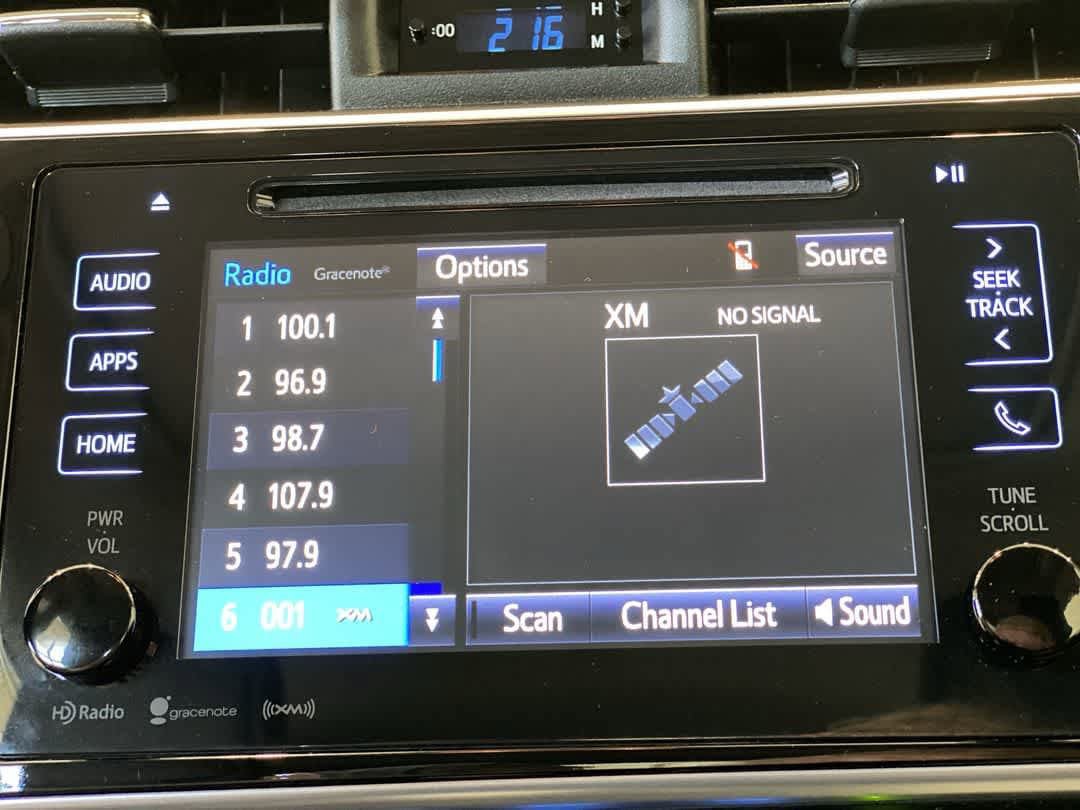 Used 2017 Toyota Corolla SE w/ SE Premium Package FWD image 19