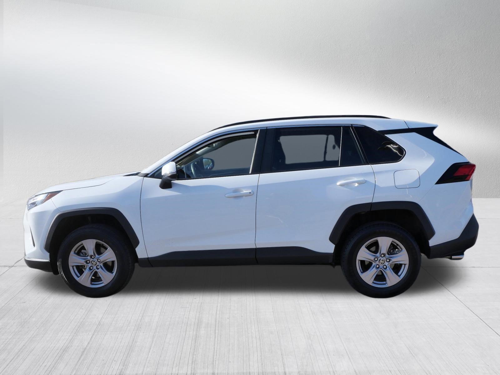Certified 2025 Toyota RAV4 XLE FWD image 5
