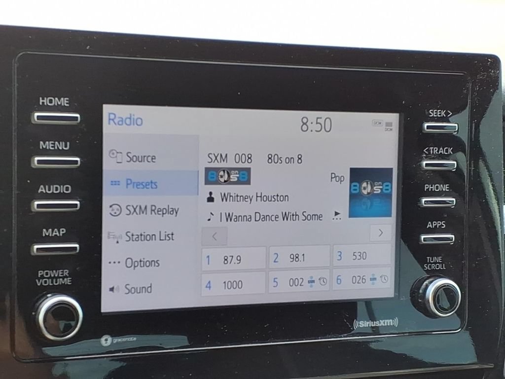 Used 2022 Toyota Camry SE w/ Convenience Package FWD image 18
