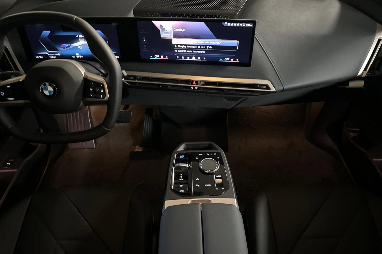 Used 2026 BMW iX xDrive45 image 26