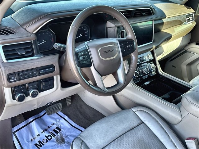 Used 2021 GMC Yukon Denali w/ Denali Premium Package image 10