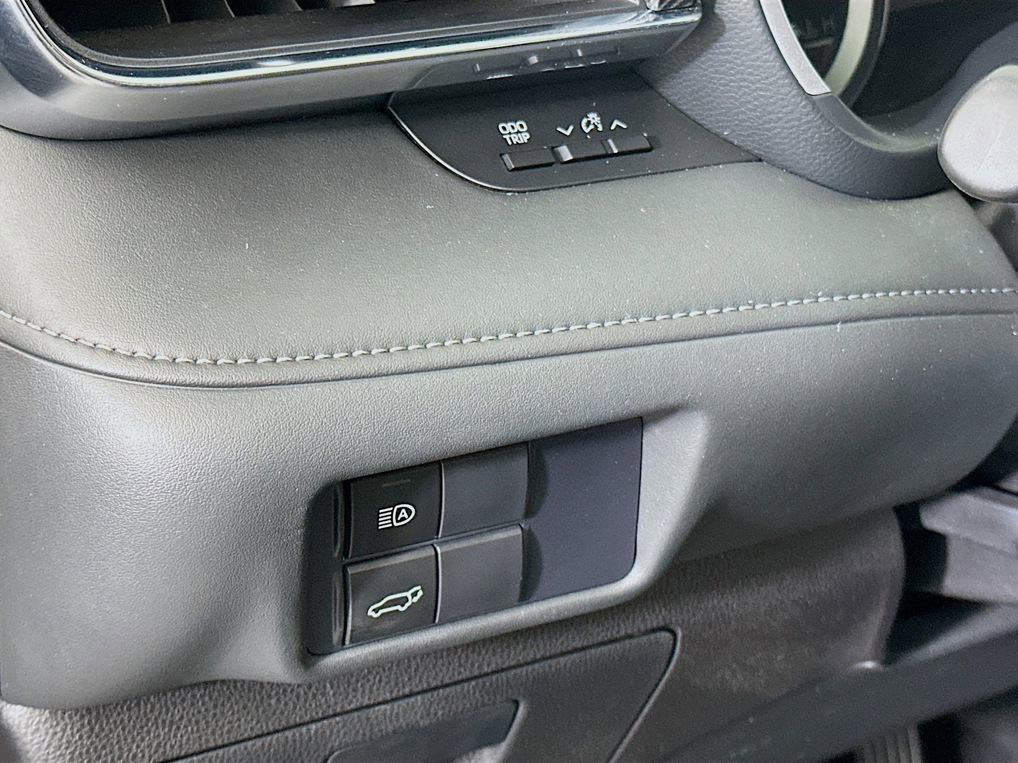 Used 2021 Toyota Highlander XSE FWD image 17