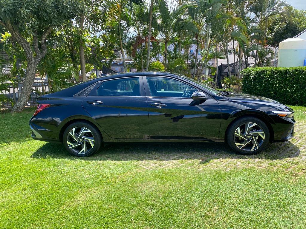 Certified 2025 Hyundai Elantra Sport FWD image 8
