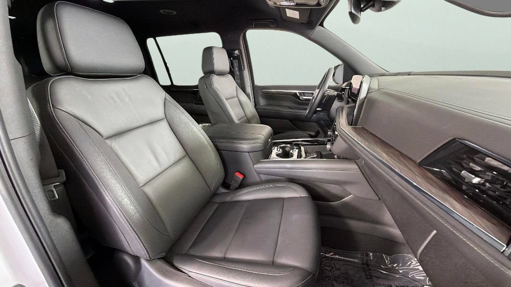 Certified 2025 Chevrolet Suburban LT w/ Comfort Package RWD image 37