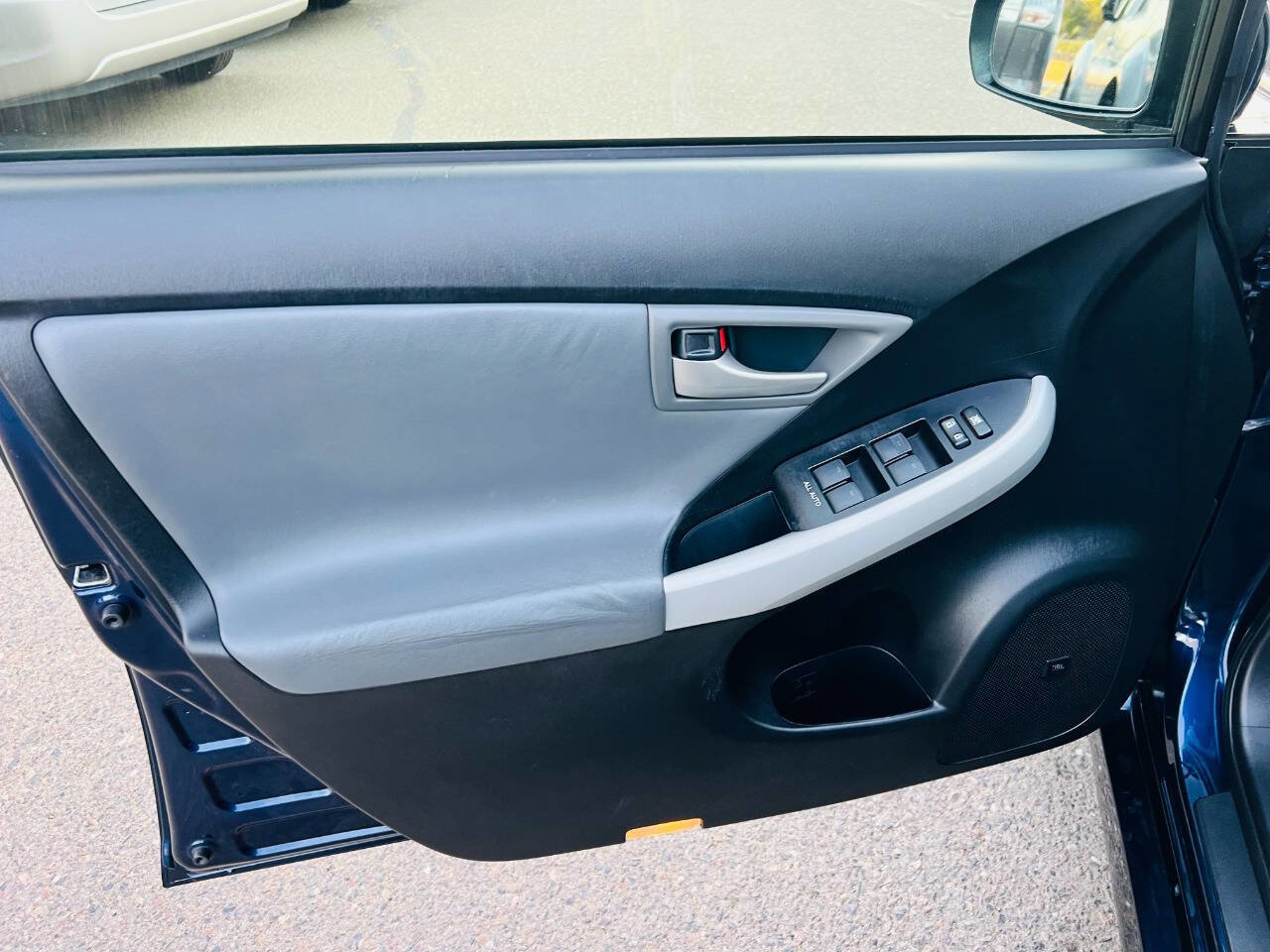 Used 2013 Toyota Prius Four FWD image 22