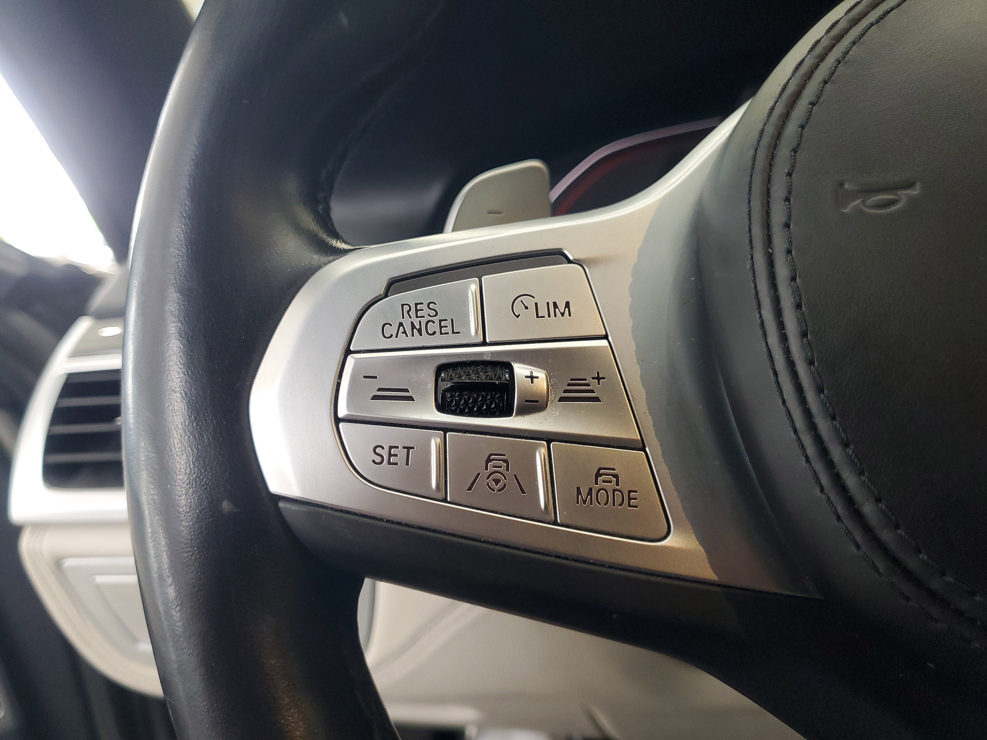 Used 2022 BMW 750Li xDrive AWD/4WD image 20