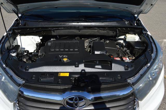 Used 2015 Toyota Highlander XLE FWD image 35