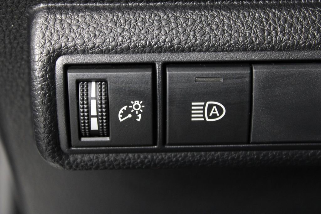 Used 2022 Toyota Corolla LE image 20