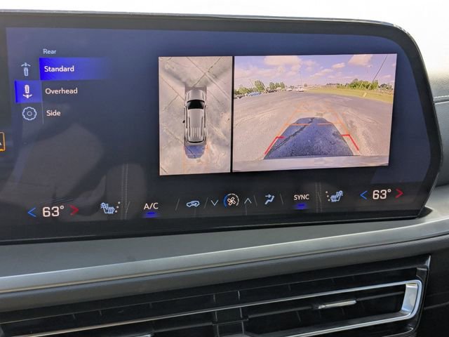 Used 2024 Chevrolet Traverse LT image 25