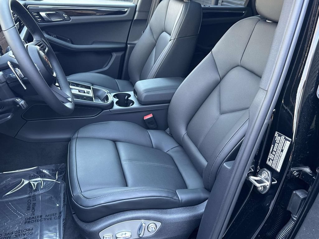New 2026 Porsche Macan AWD/4WD image 12