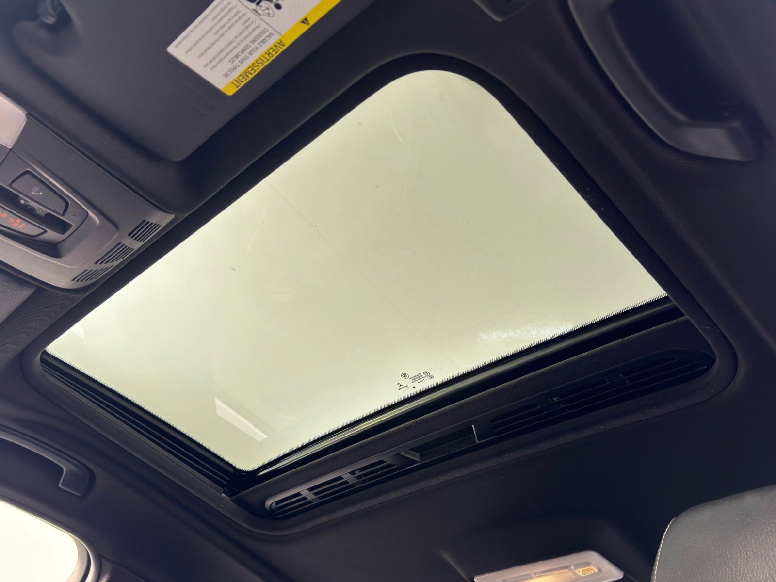 Used 2017 BMW 330e image 11