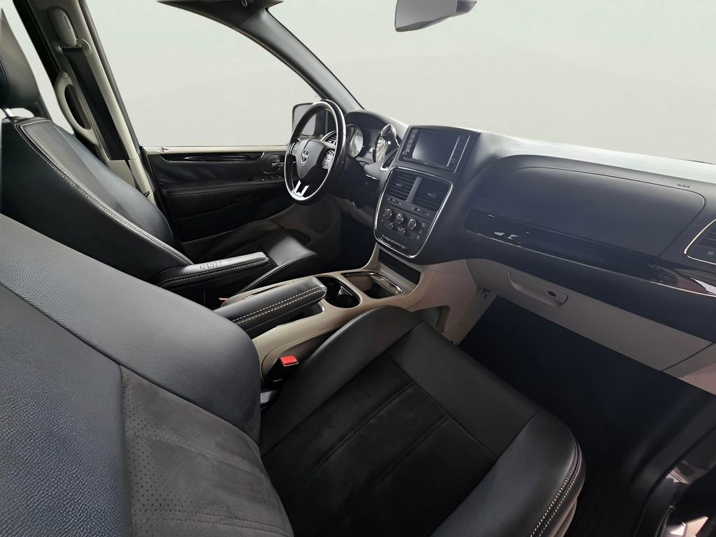 Used 2020 Dodge Grand Caravan SXT image 56