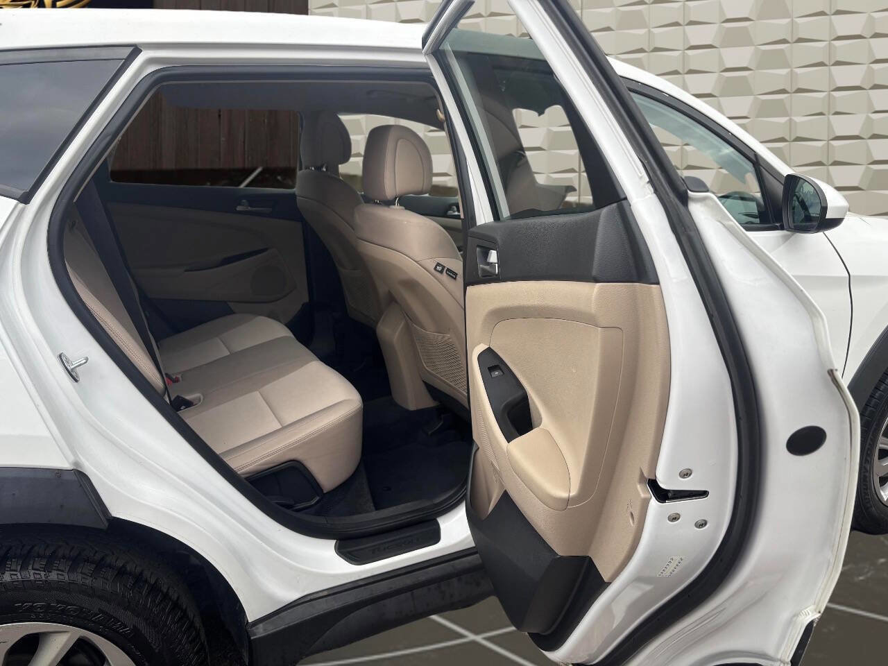 Used 2018 Hyundai Tucson SE FWD image 17