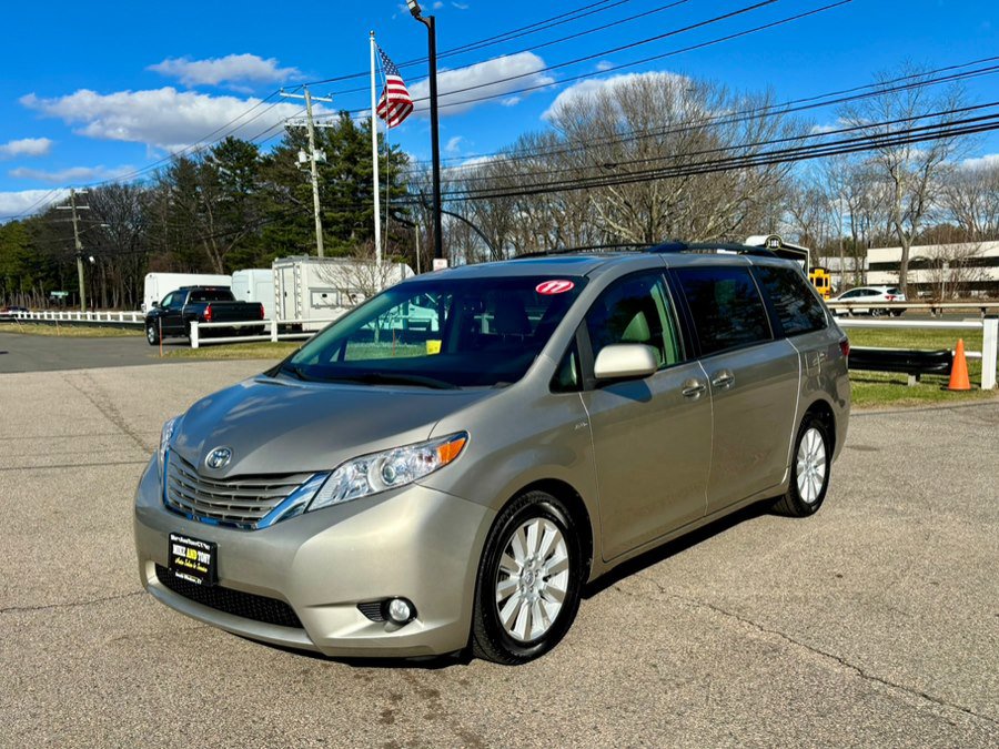 Used 2017 Toyota Sienna XLE w/ XLE Navigation Package image 1