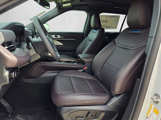 New 2026 Ford Explorer Platinum image 4
