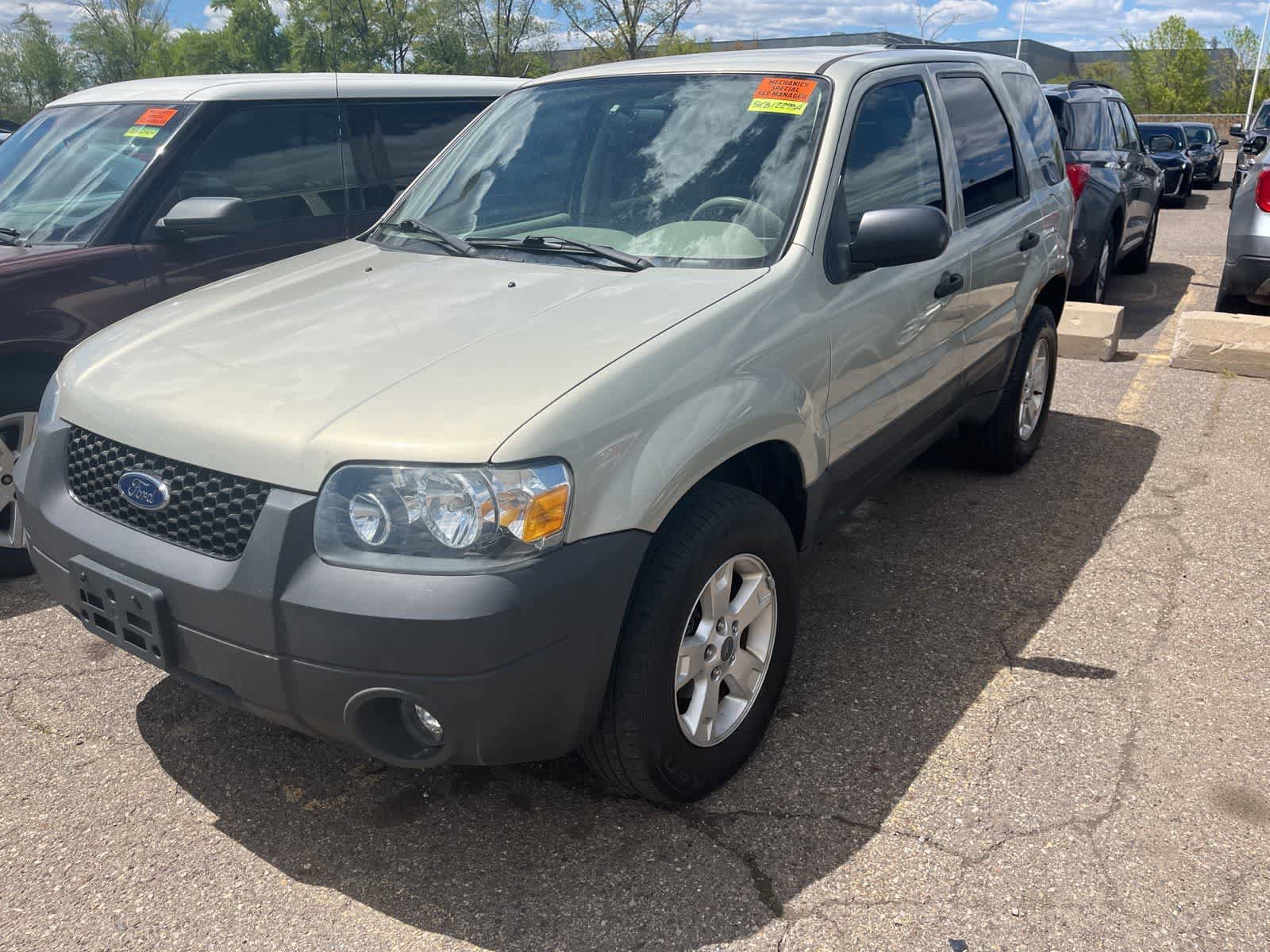 Used 2005 Ford Escape XLT FWD image 1