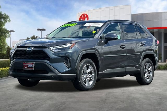Used 2023 Toyota RAV4 LE AWD/4WD image 10