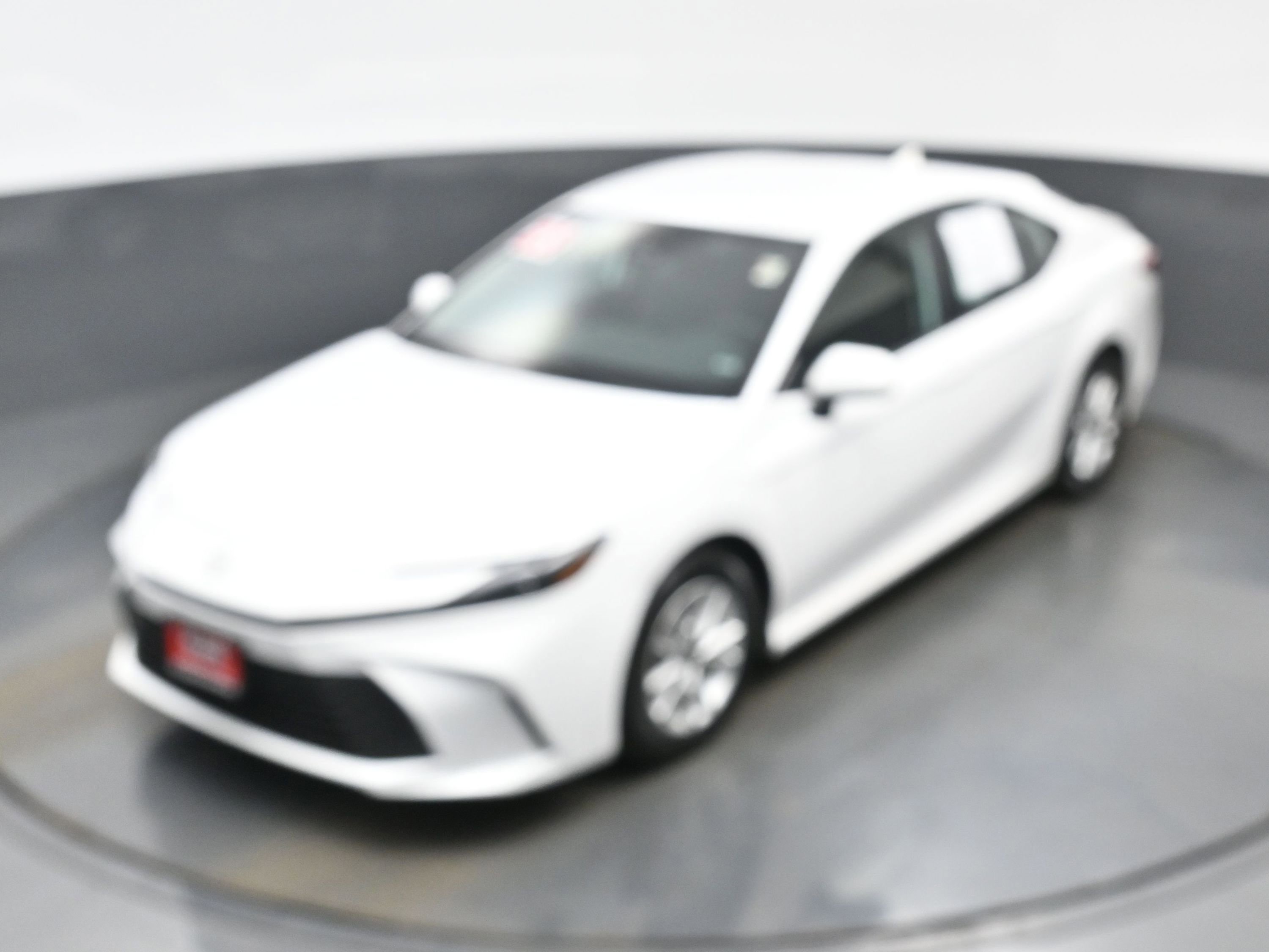 Used 2025 Toyota Camry LE image 34