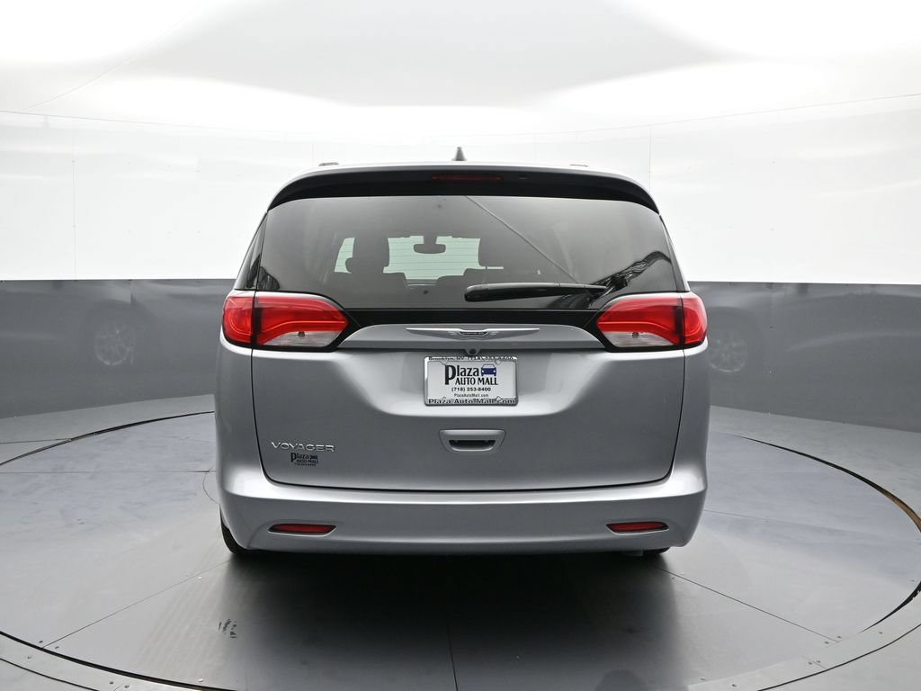 Used 2021 Chrysler Voyager Lxi FWD image 7