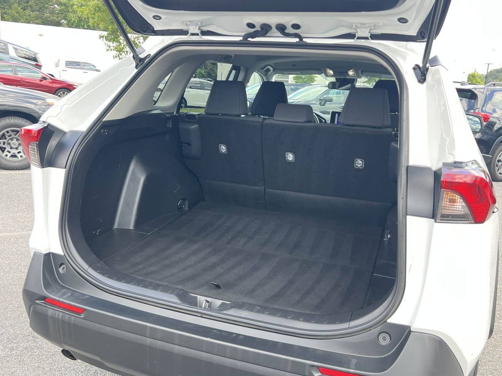 Used 2025 Toyota RAV4 LE AWD/4WD image 26