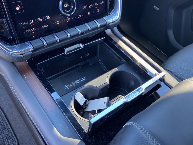 Used 2025 GMC Yukon XL Denali AWD/4WD image 41