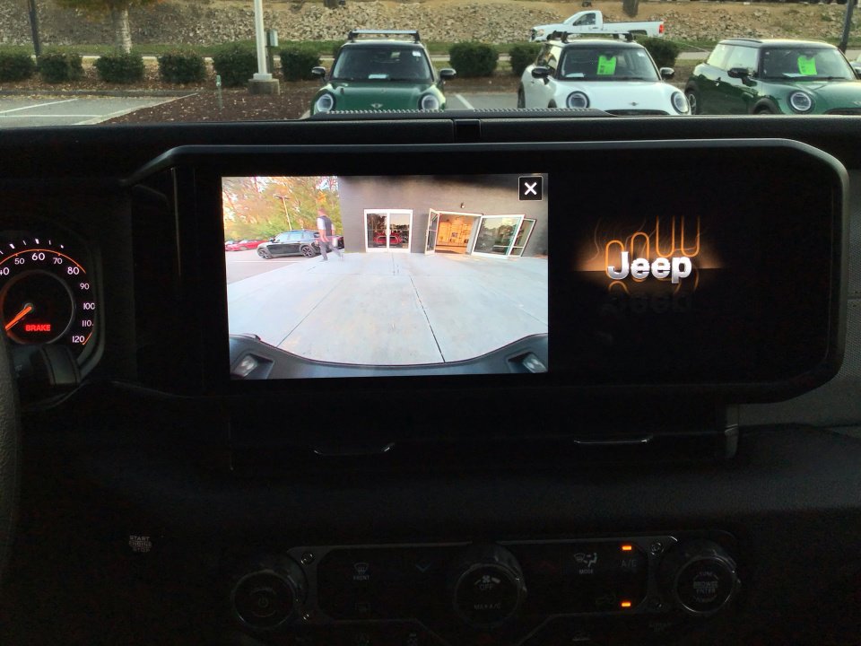 Used 2025 Jeep Gladiator Sport image 19